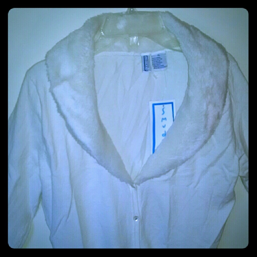 Beautiful faux fur trim sweater